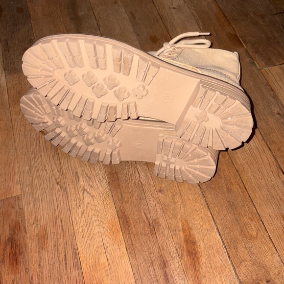 Ladies Universal Thread Tan Parker Lace-Up Combat Boots - Size 8 memory foam - Picture 5 of 5